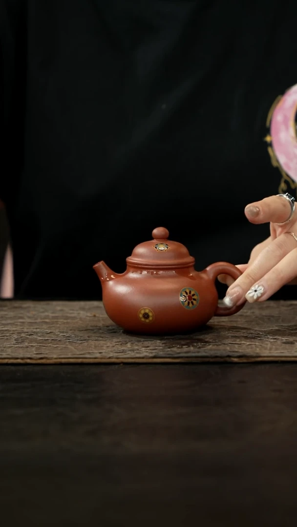 茶壶紫砂珐琅彩红降坡容天150cc