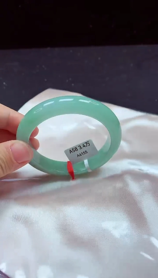 【闪购商品】翡翠手镯未镶嵌镯子58+