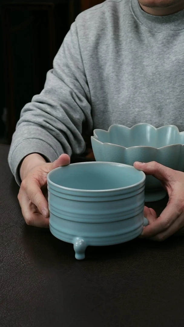 【闪购商品】汝官窑中号三足弦纹樽80
