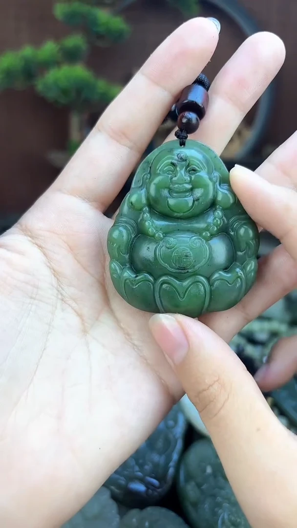 和田玉未镶嵌颈饰1