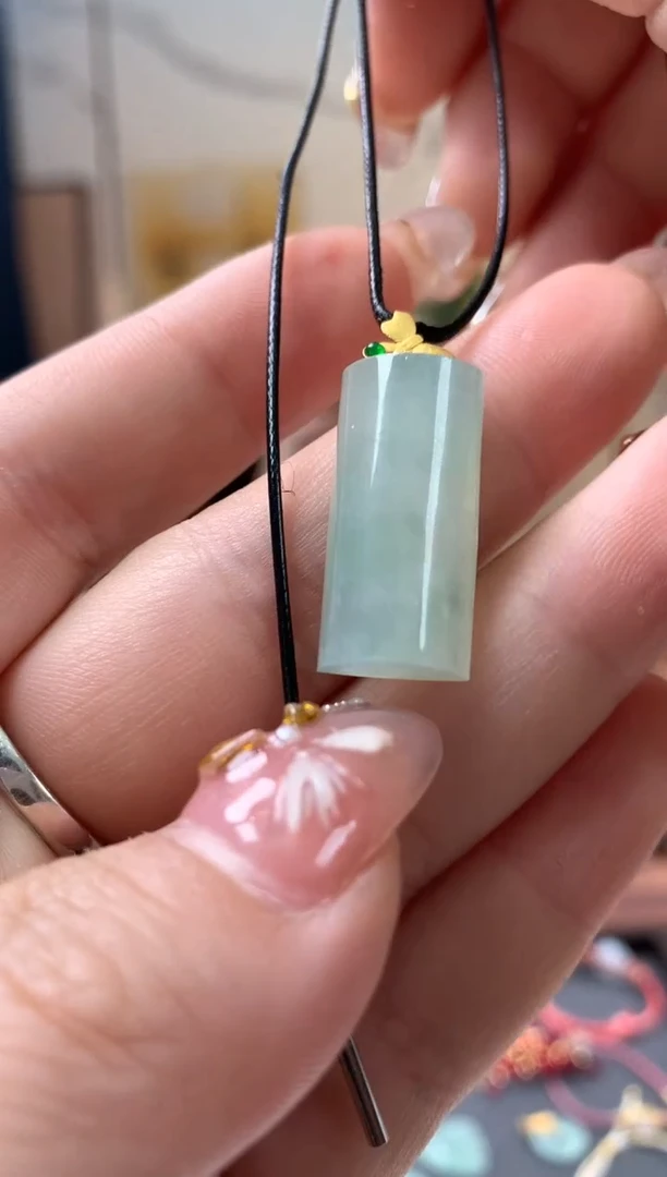 【闪购商品】翡翠吊坠(不含链)18K金镶嵌无事柱