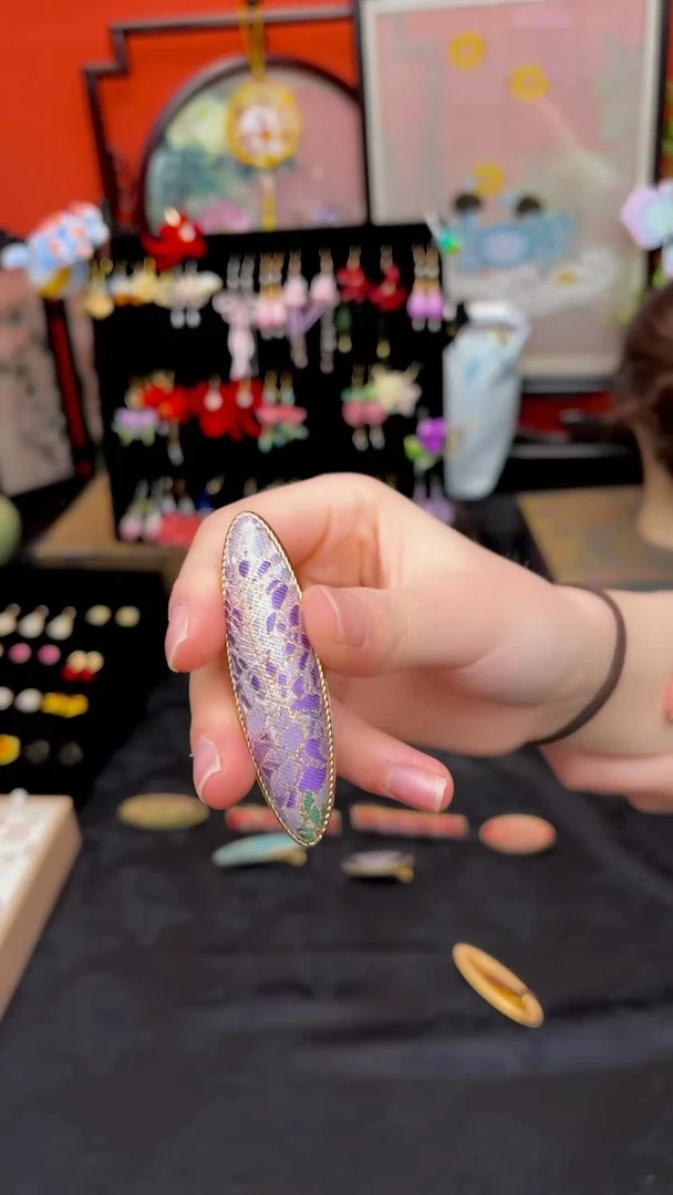 刺绣@****?非遗苏绣手工饰品