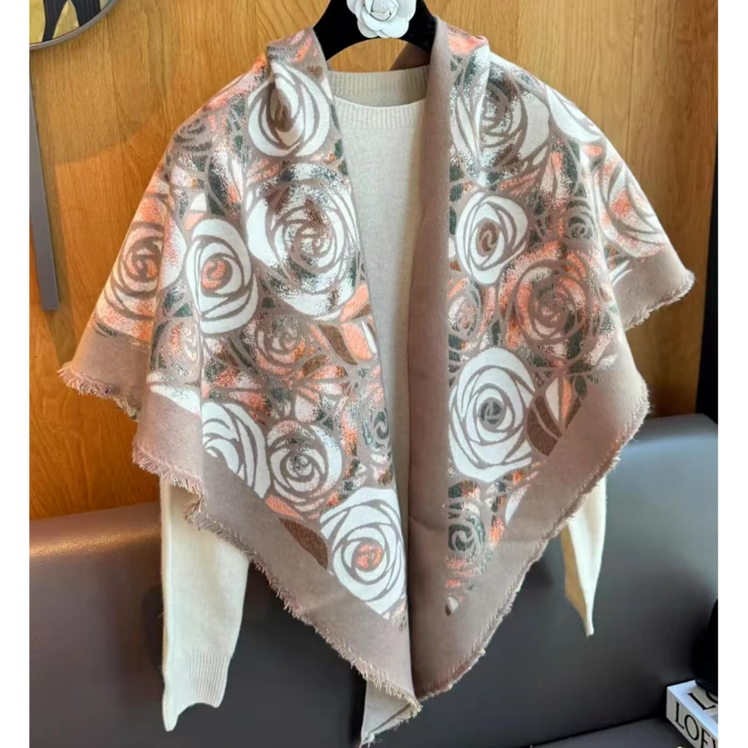 玫瑰花百搭三角围巾