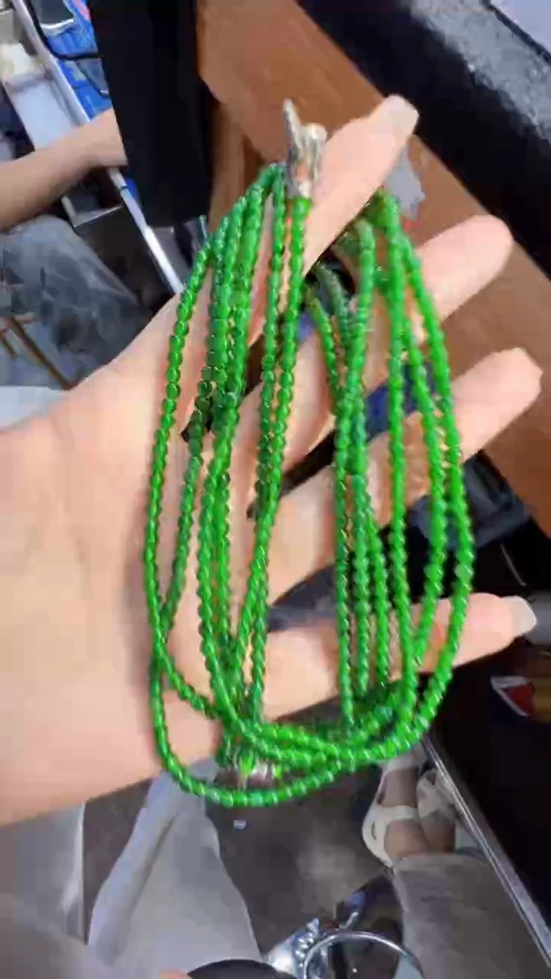 定制翡翠未镶嵌翡翠A货有轻微色差属于正常现象，珠链多样性发货1