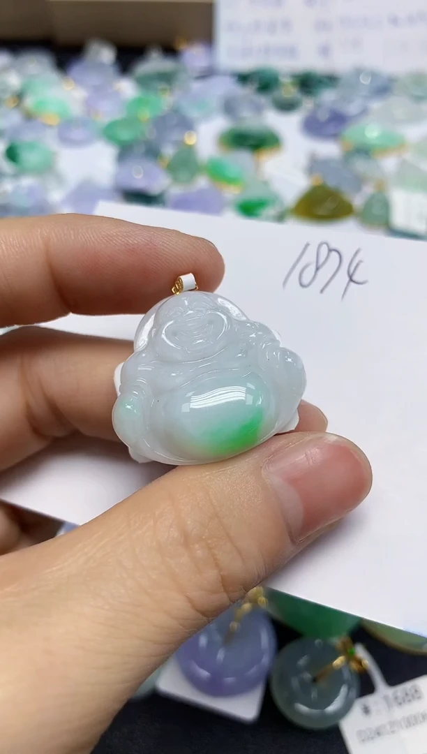 翡翠18K金镶嵌颈饰天然缅甸翡翠A货