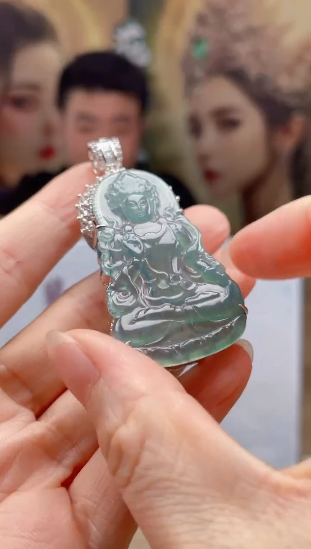 翡翠未镶嵌颈饰      *189