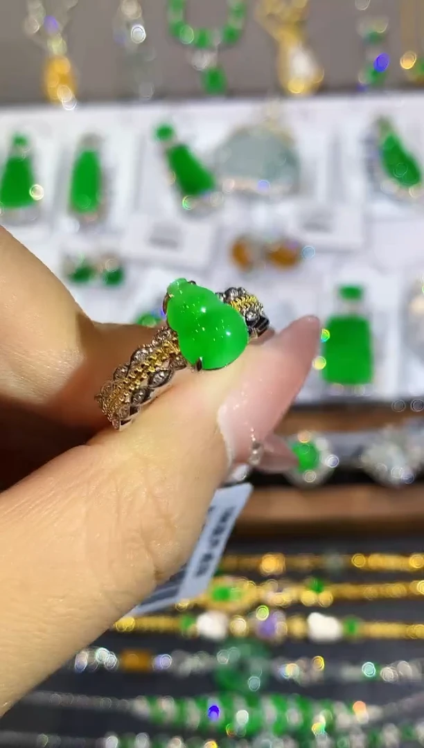 18K金镶嵌戒指翡翠L1201多样性发其一1