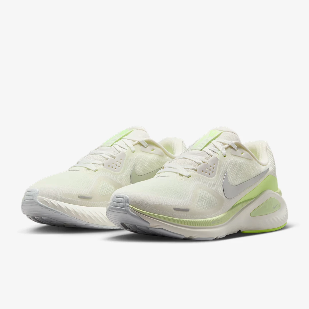 NIKE耐克女防滑运动跑步鞋登月26尤莱特欧若风跑鞋 HJ1101-103