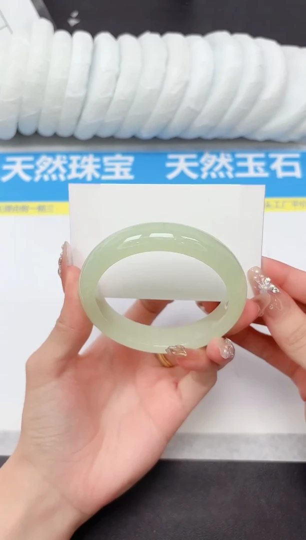 未镶嵌手镯石英质玉60-57.7
