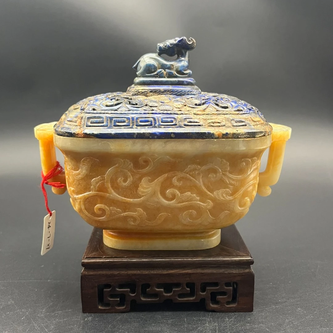 和田玉双耳粉盒摆件