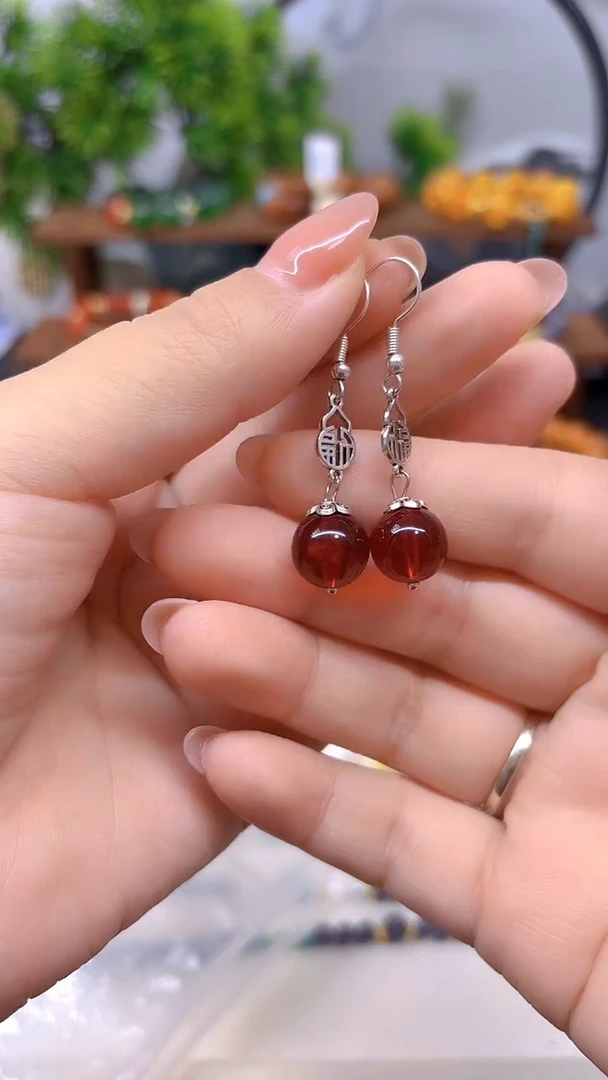 血珀银S925镶嵌耳饰E576