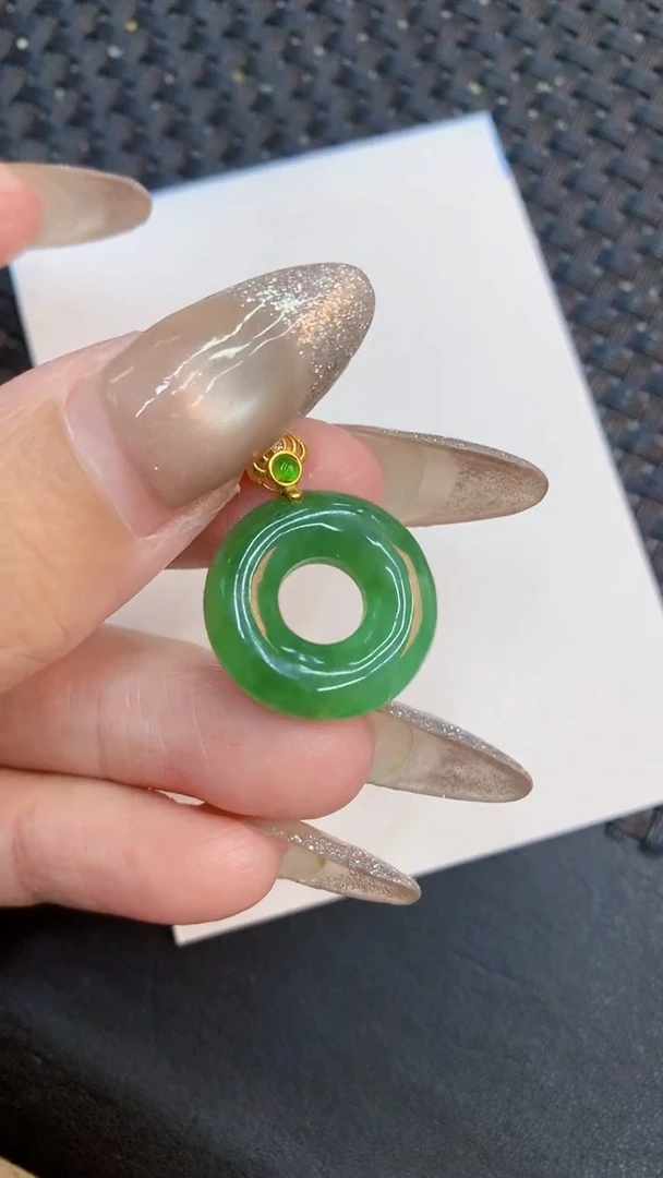 颈饰未镶嵌翡翠多样性发其一