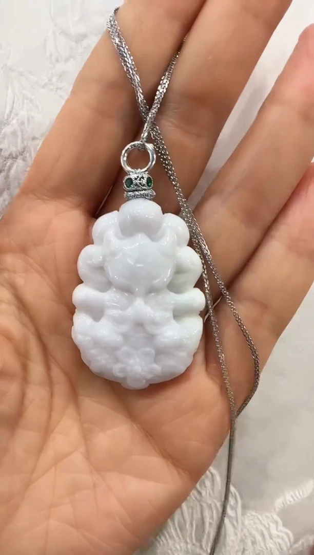 翡翠未镶嵌颈饰国风