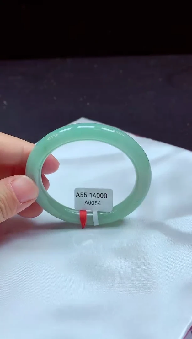 【闪购商品】翡翠手镯未镶嵌镯子55+