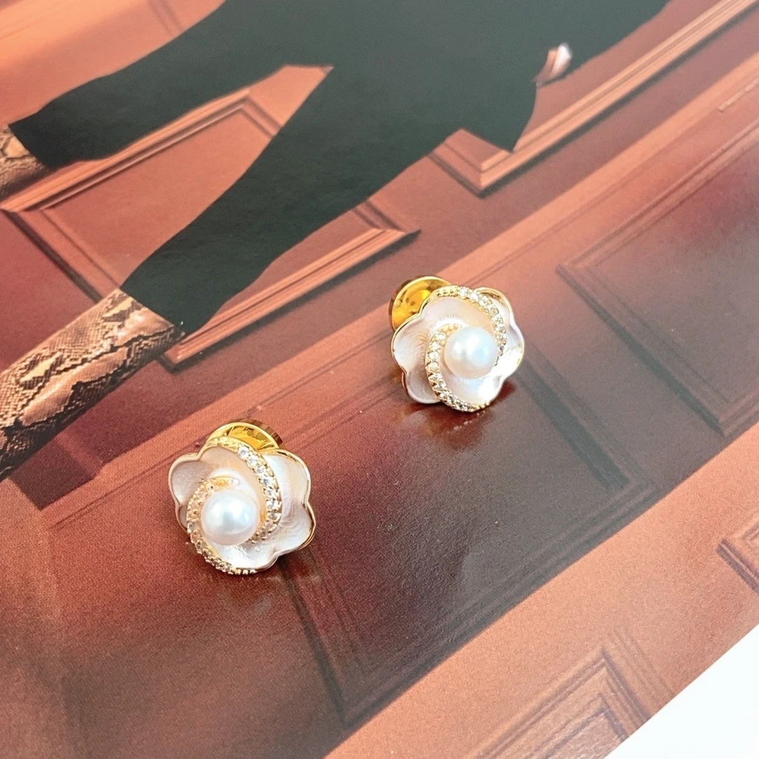 天然淡水珍珠耳饰- DSN设计师款经典螺旋山茶花耳饰（1054）