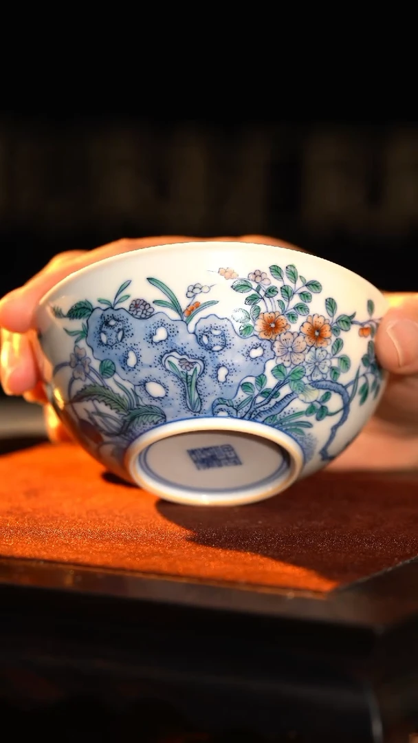 J涂杏花窑斗彩花蝶普洱杯