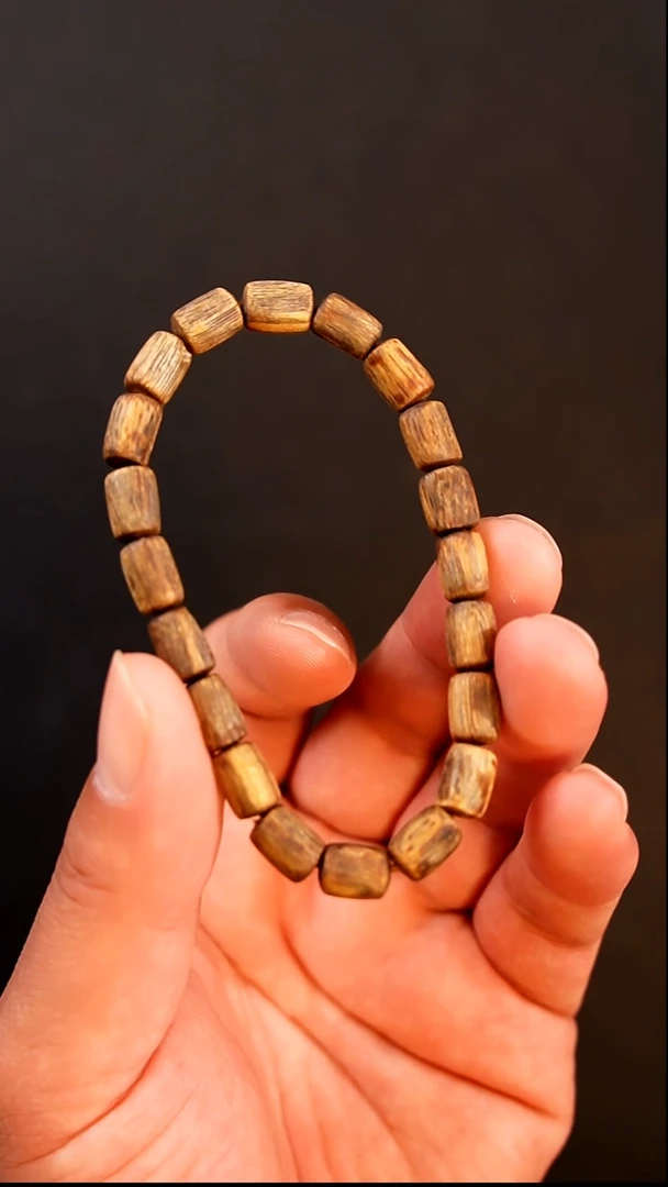 沉香手串【沉水】多样性发其一随型桶珠单圈