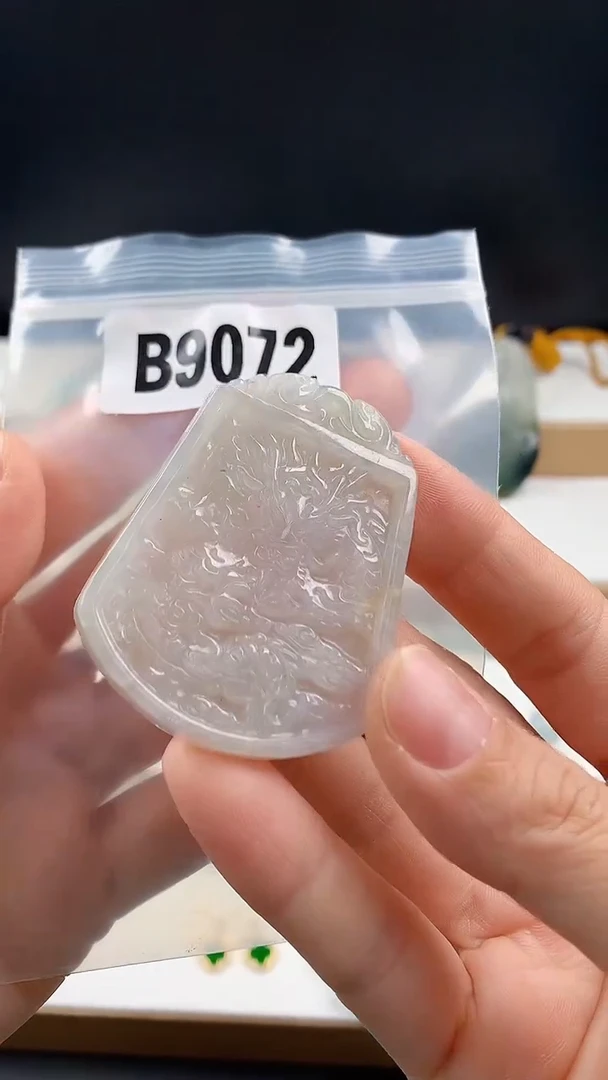 颈饰未镶嵌翡翠天然翡翠吊坠挂件