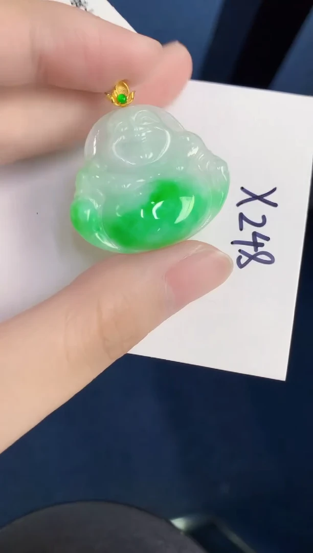 颈饰18K金镶嵌翡翠天然翡翠缅甸A货