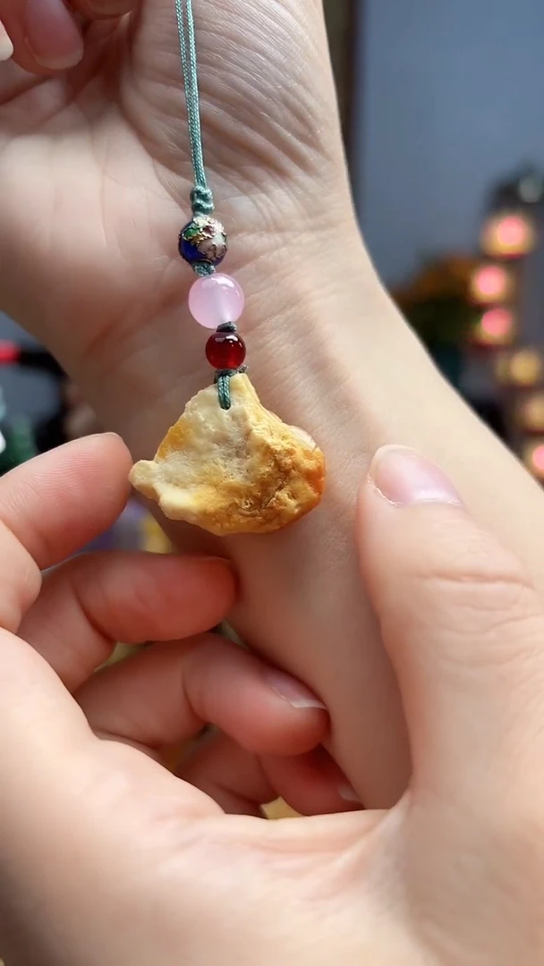 琥珀颈饰未镶嵌吊坠