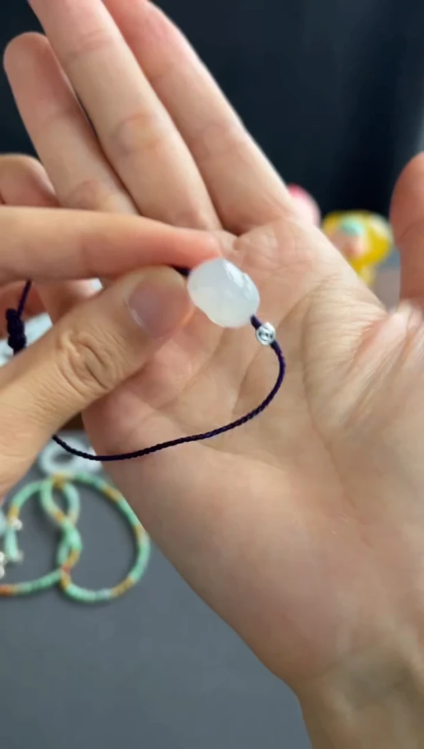 翡翠未镶嵌吊坠(不含链)210买断