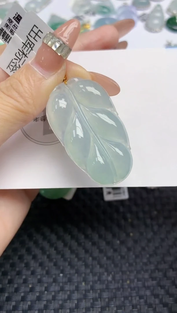 颈饰18K金镶嵌翡翠 天然缅甸A货翡翠百元以上9元证书费自理
