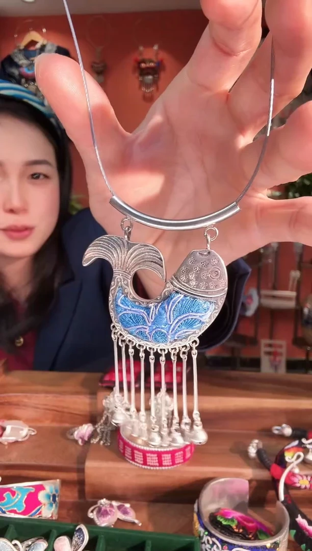 织绣非遗手工苗绣刺绣首饰61