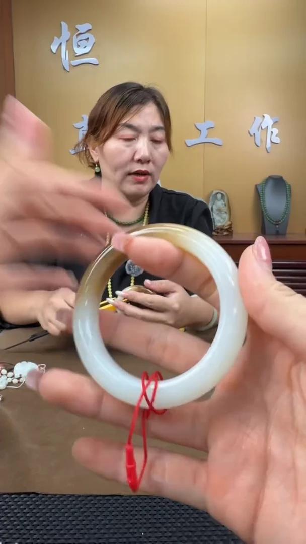 颈饰未镶嵌和田玉手镯56