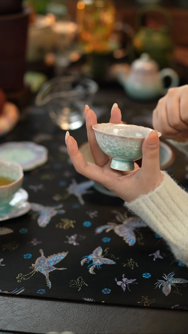 摆件陶釉渐变青-高足花口杯