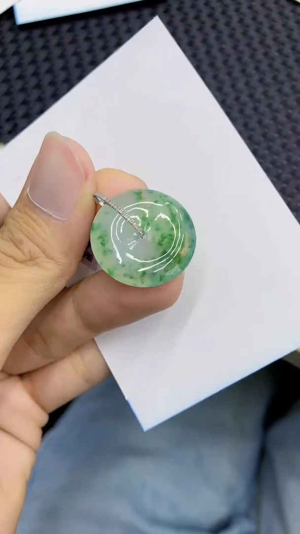 翡翠18K金镶嵌吊坠(不含链)1