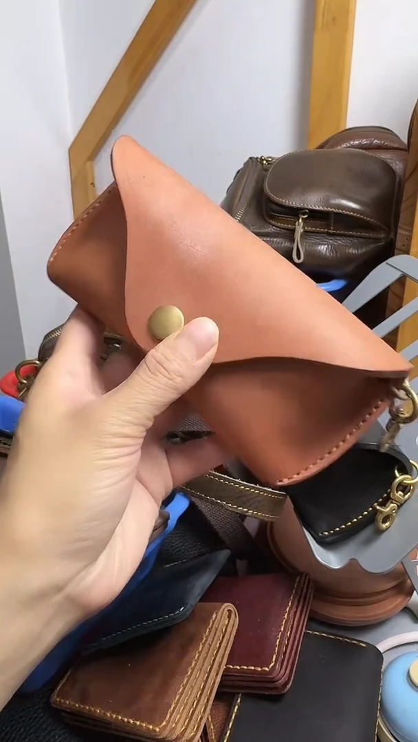 真牛皮厚硬眼镜盒棕色