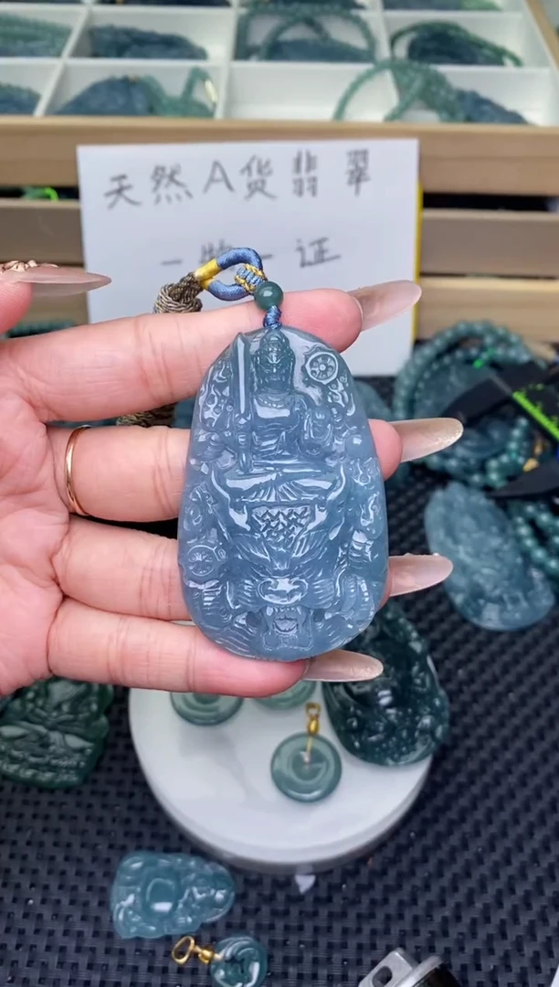 翡翠未镶嵌颈饰
