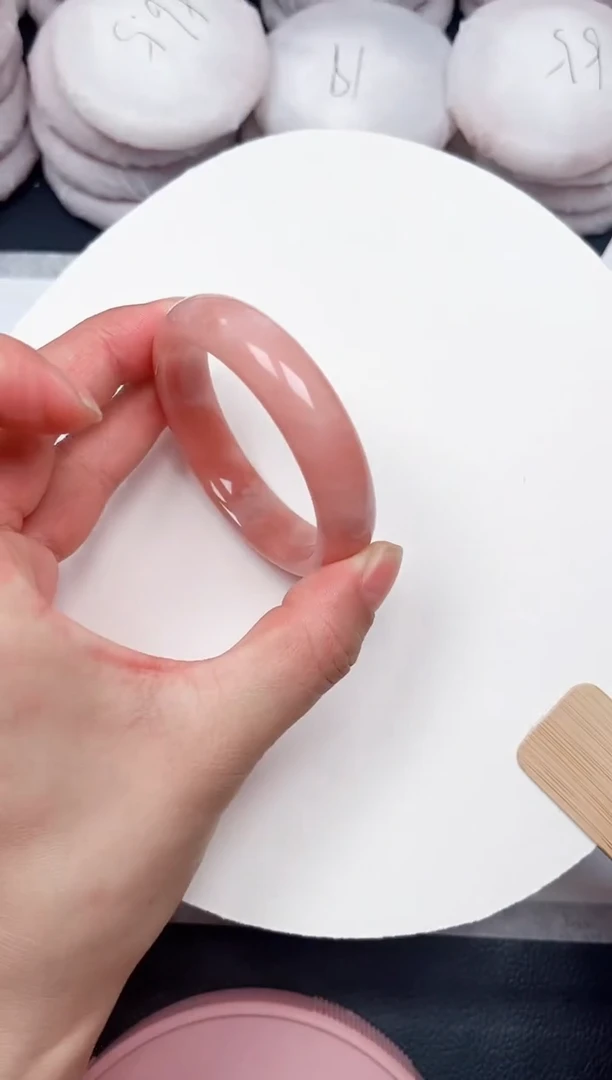 未镶嵌手镯石英质玉70-54