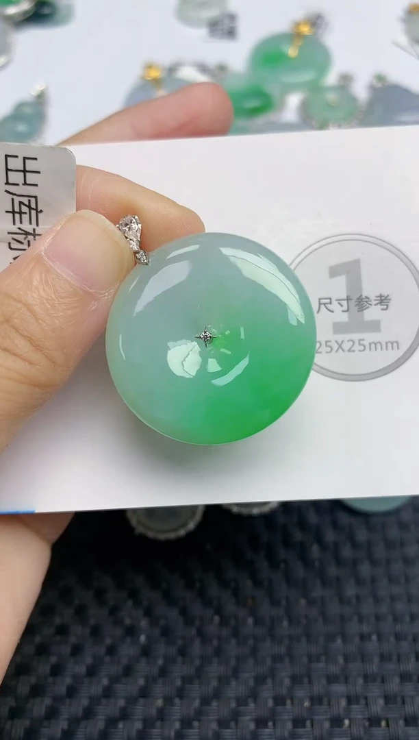 颈饰18K金镶嵌翡翠天然缅甸A货翡翠百元以上9元证书费自理