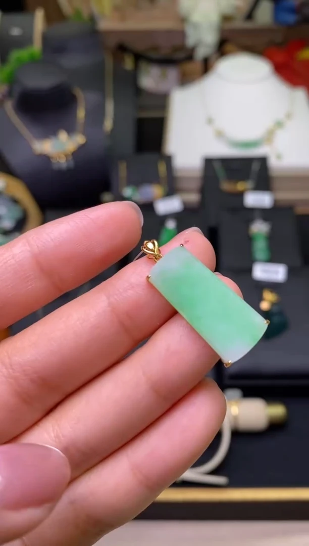 【闪购商品】翡翠颈饰18K金镶嵌净货18037