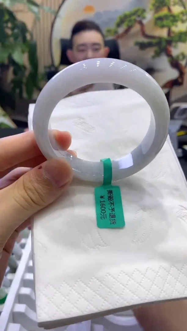 翡翠手镯未镶嵌9534