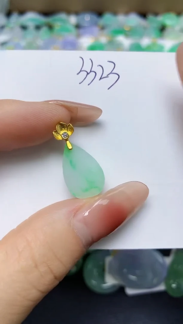 翡翠未镶嵌颈饰 天然缅甸翡翠A货