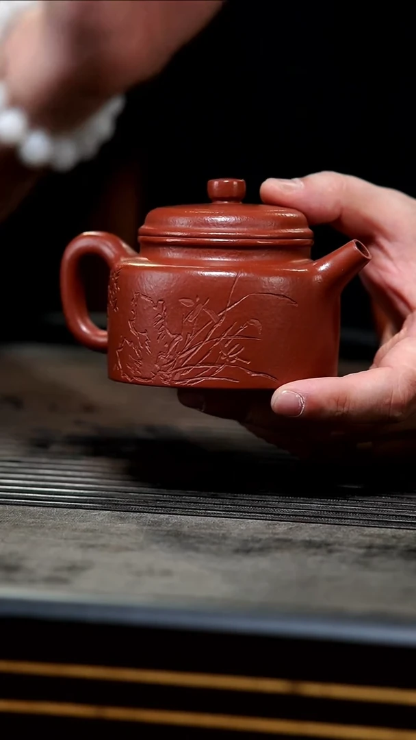 【闪购商品】紫砂茶壶32-微瑕全手朱泥刻绘德钟180cc