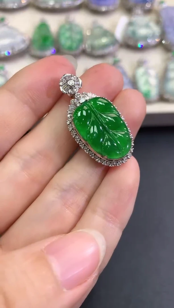 【闪购商品】翡翠颈饰18K金镶嵌C59