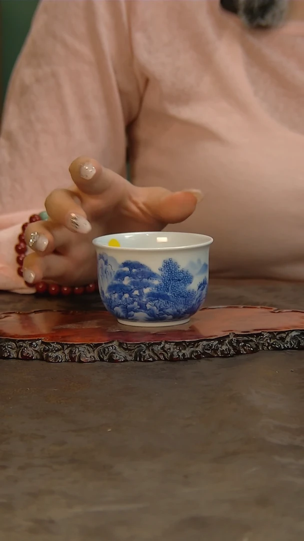 青花手绘山水主人杯