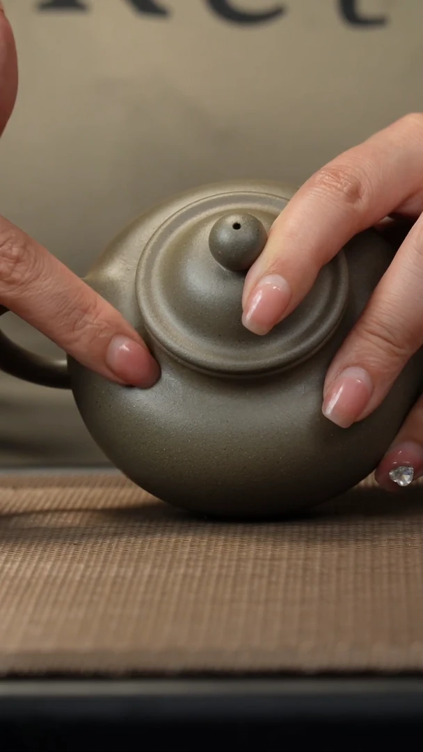 茶壶紫砂松华青段莲子微瑕240cc