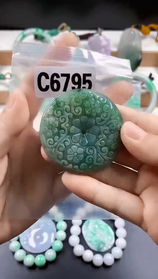颈饰未镶嵌翡翠天然翡翠吊坠挂件