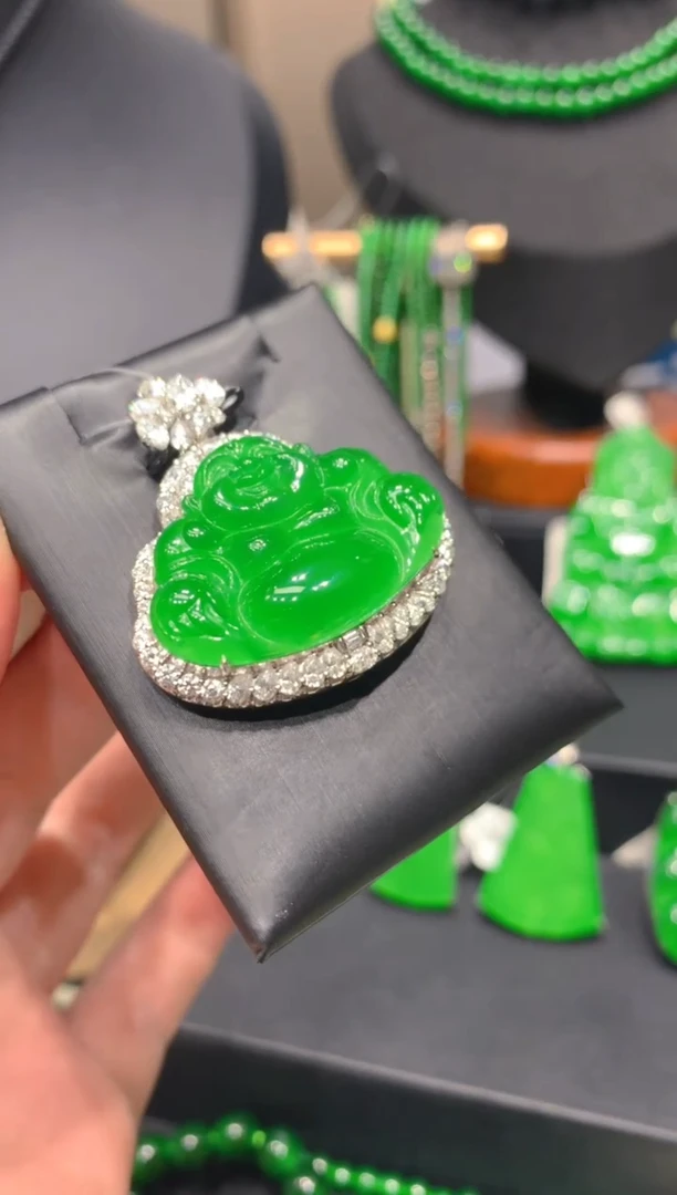 颈饰18K金镶嵌翡翠34一季