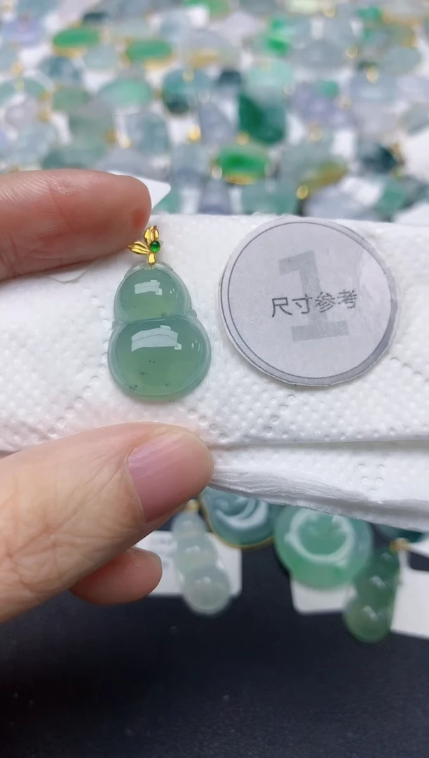 颈饰18K金镶嵌翡翠天然缅甸A货翡翠