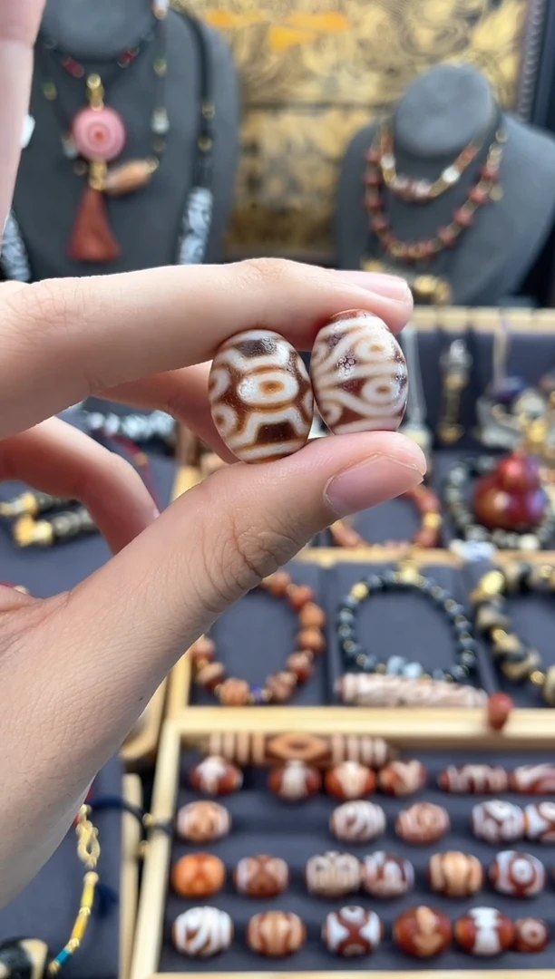 【闪购商品】玛瑙/玉髓颈饰未镶嵌金蟾高品七眼八眼单珠