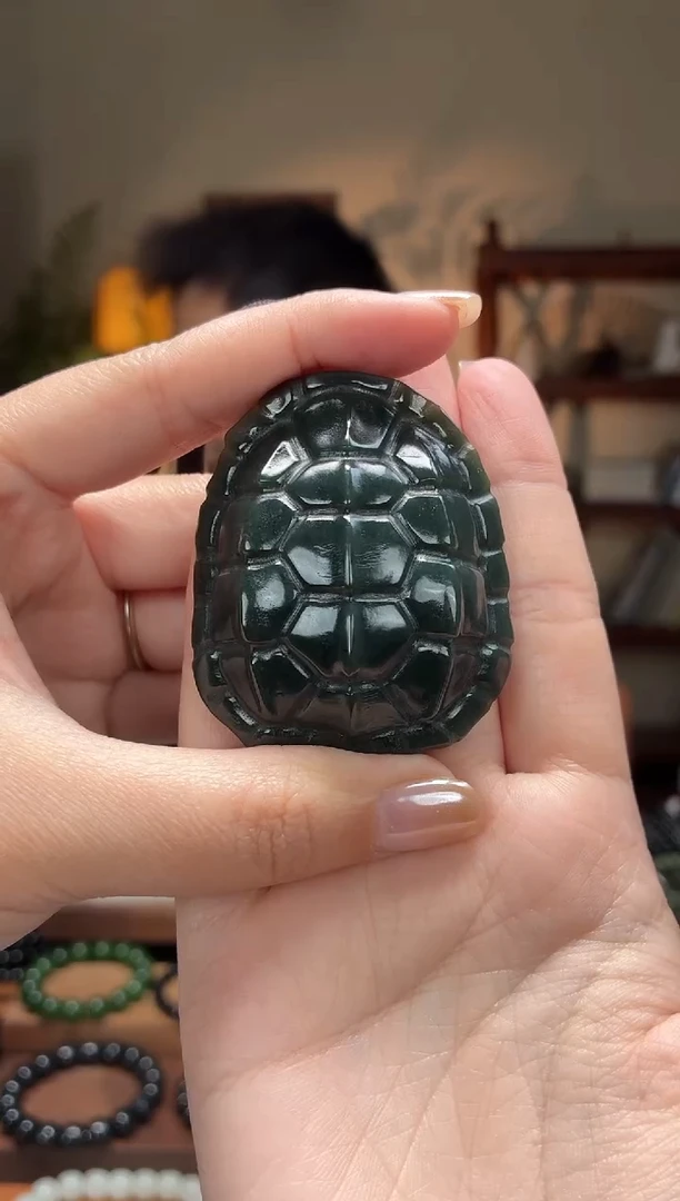 未镶嵌和田玉把件叶城-沙枣青