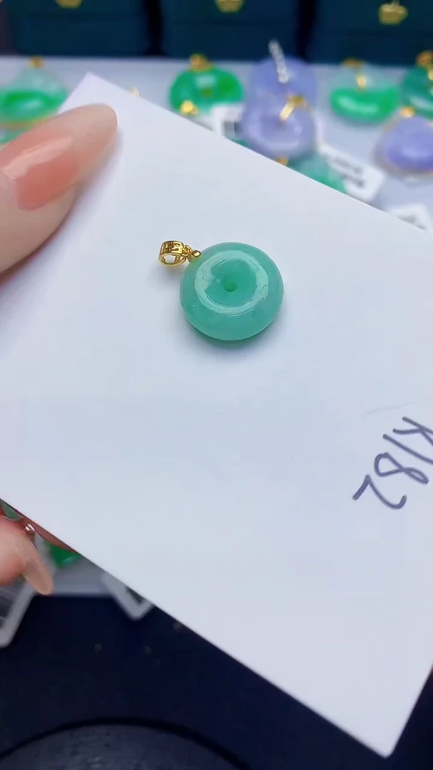 颈饰未镶嵌翡翠缅甸天然翡翠A货