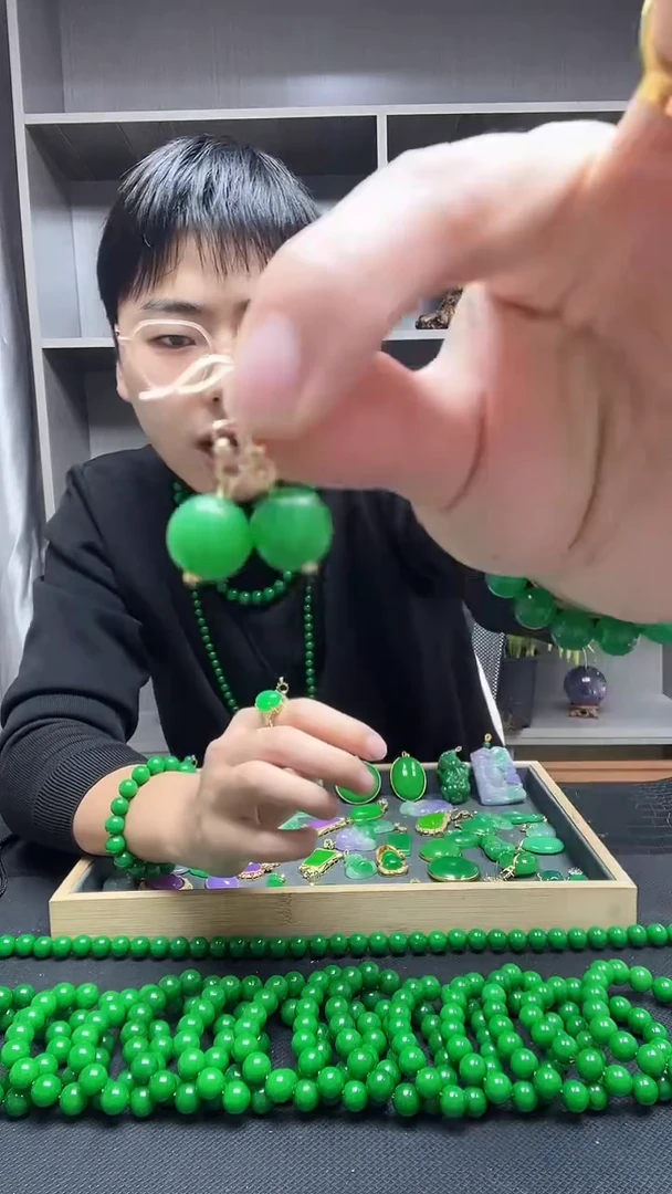 14K金镶嵌翡翠耳饰耳饰