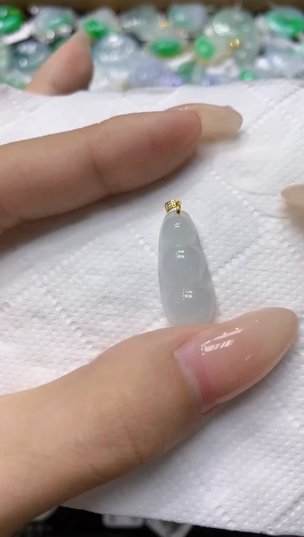 翡翠18K金镶嵌颈饰 111111111111