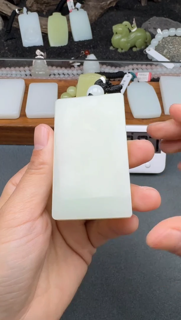 颈饰未镶嵌和田玉2